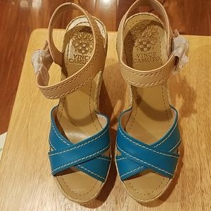 Vince Camuto Petal peacock wedges